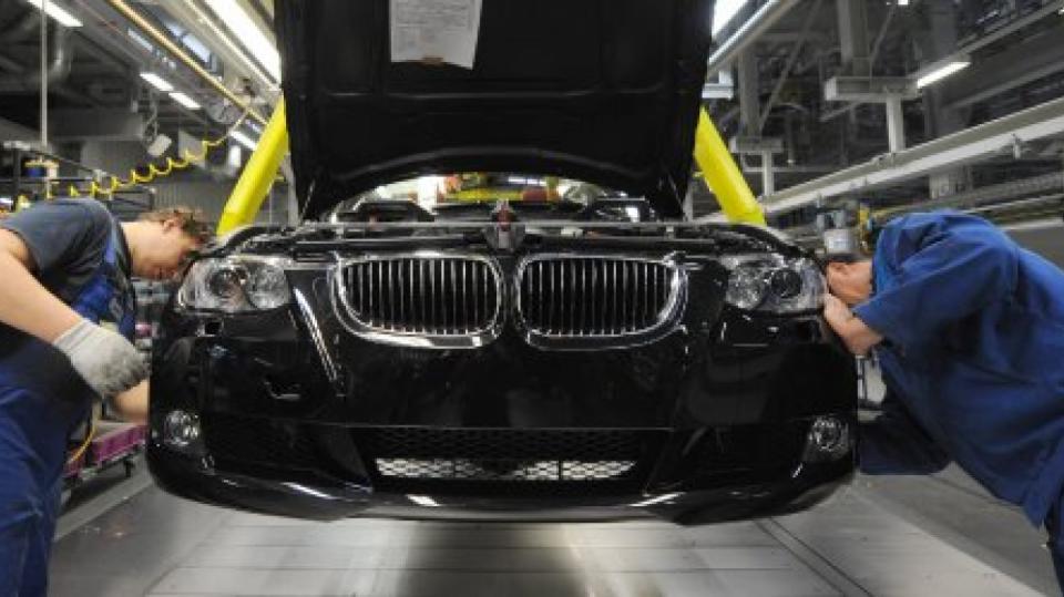 Opilí a zkouření dělníci udělali obrovský průšvih v BMW